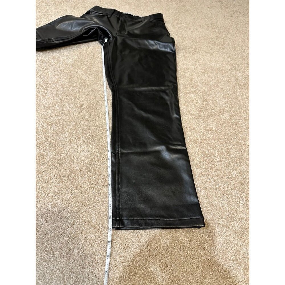 Abercrombie & Fitch Curve Love Vegan Leather 90s Straight Pant Size 30 / 10 - Picture 11 of 12
